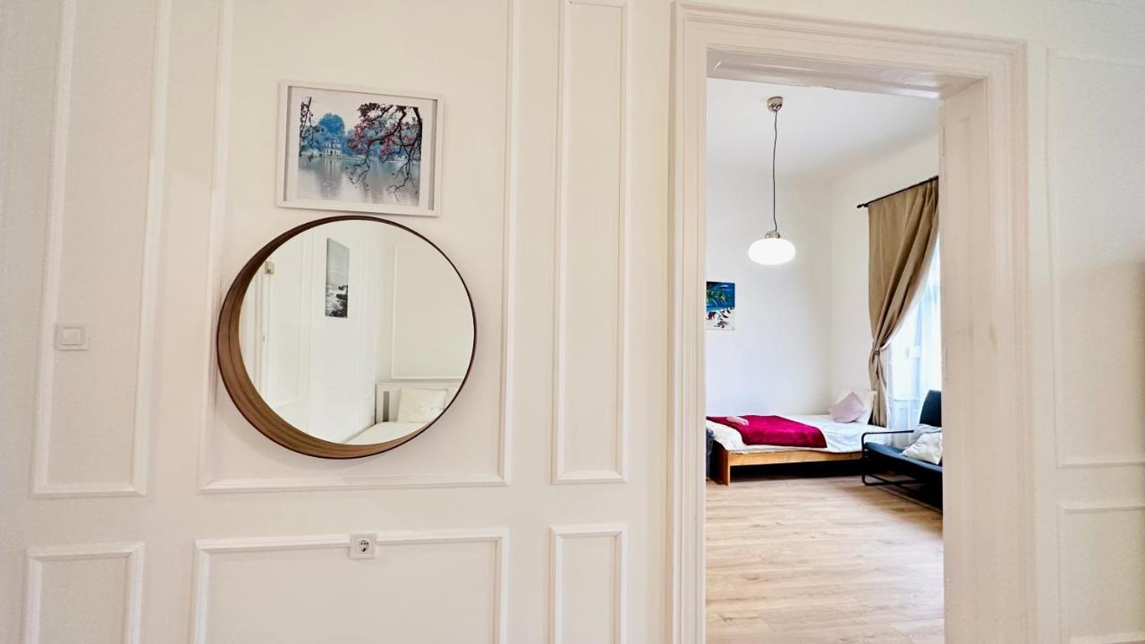 Jozsef 18 Apartment - 5 Mins To New York Cafe Budapest Extérieur photo