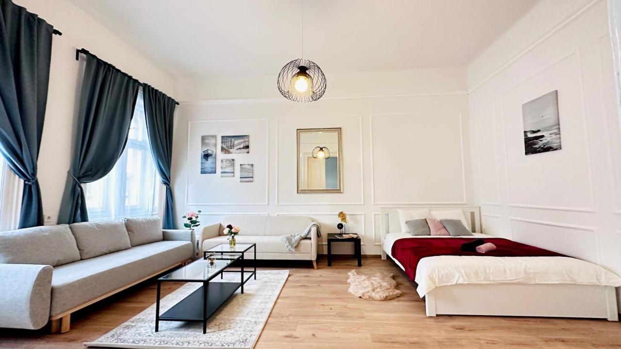 Jozsef 18 Apartment - 5 Mins To New York Cafe Budapest Extérieur photo